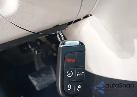 2015 Chrysler 200 C z USA, uszkodzony, nr VIN 1C3CCCCB7FN648177